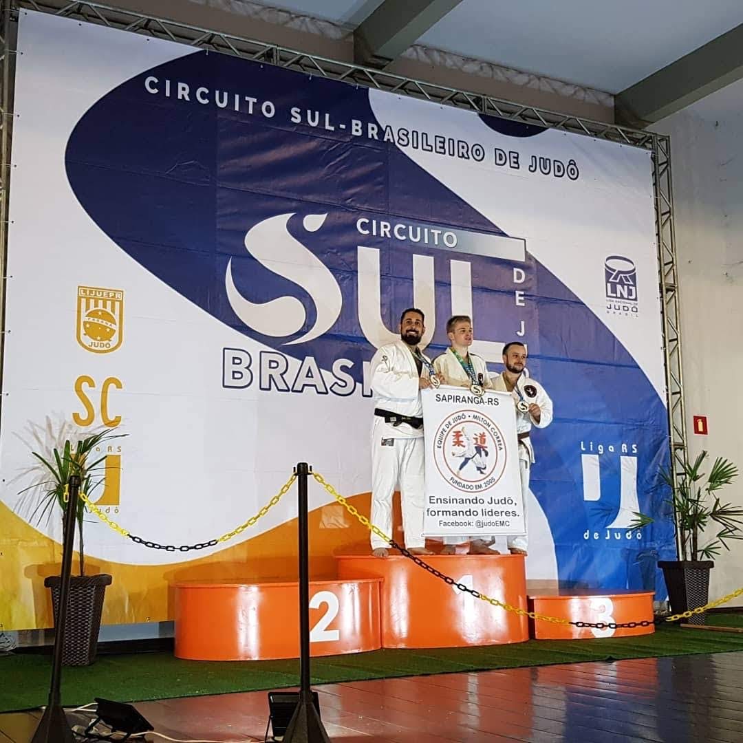 Pódio de uma etapa do Circuito Sul